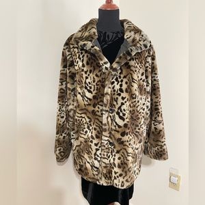 Size M Regent Park Women’s Reversible Coat